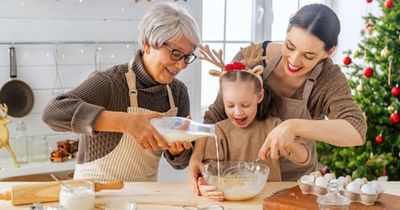 7 Memorable Holiday Activities to Share with Parents in Senior Living